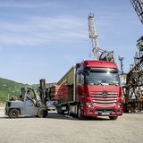 Ein Sattelzug ist bis zu 18,75 Meter lang