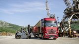 Ein Sattelzug ist bis zu 18,75 Meter lang