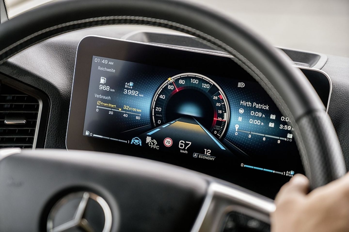 Das Cockpit ähnelt dem der Pkws