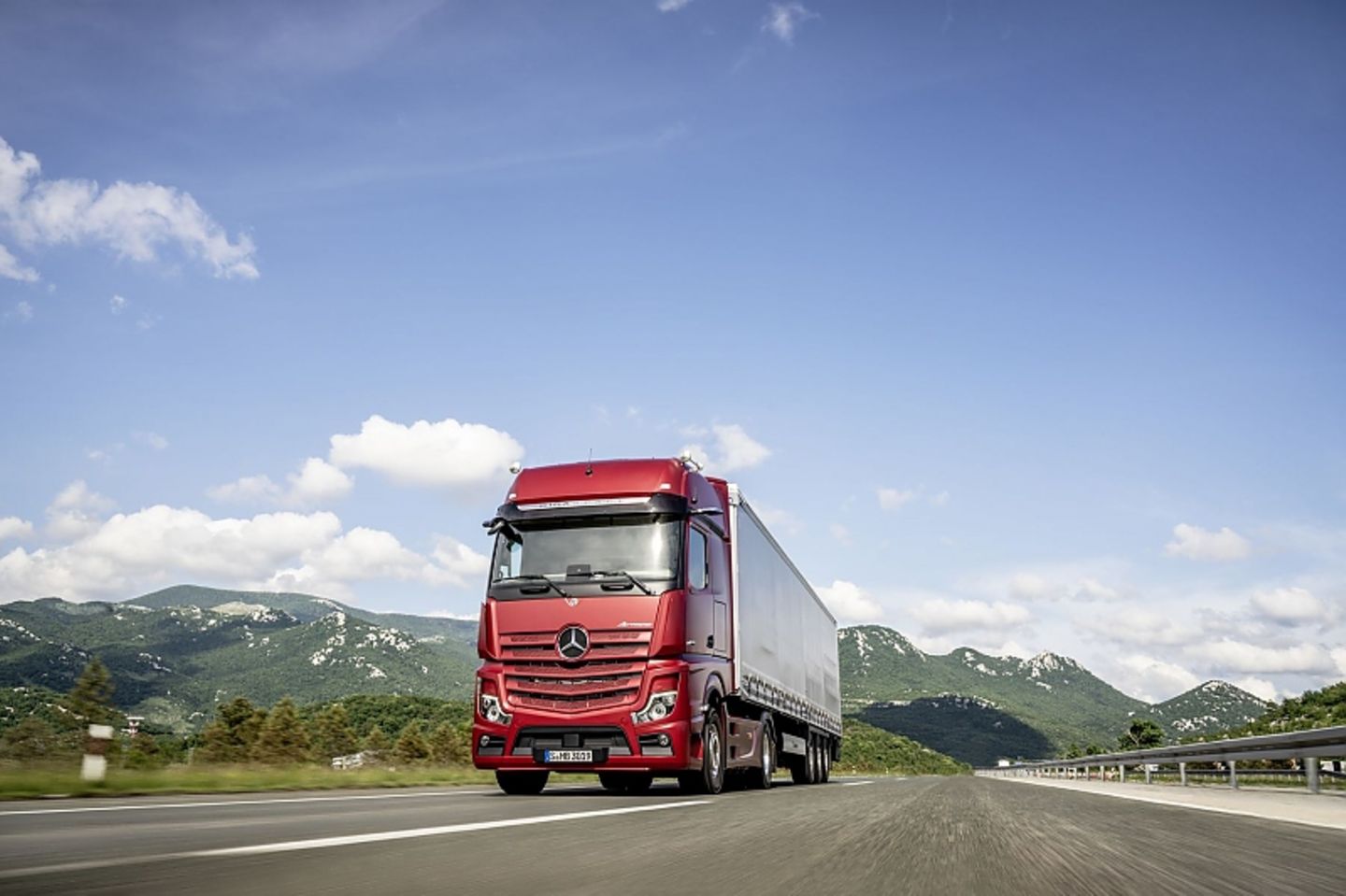 Die autonomen Fahrfunktionen sind über den gesamten Geschwindigkeitsbereich gewährleistet