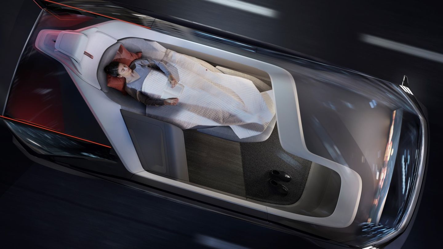 Volvo 360c – Der Fahrer schläft und der Wagen fährt von allein