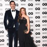 Stilvoller Auftritt von Comedian Sasha Baron Cohen und seiner Frau Isla Fisher: Er kam im dunkelblauen Samtanzug, sie in schwarzer Robe von Designerin Alberta Ferretti