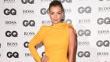 Hier ist vor allem die Farbe der Hingucker: Sopranistin Katherine Jenkins in einer leuchtend gelben Robe