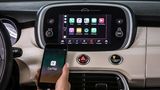 Im Fiat 500X lassen sich nun auch Smartphones einbinden