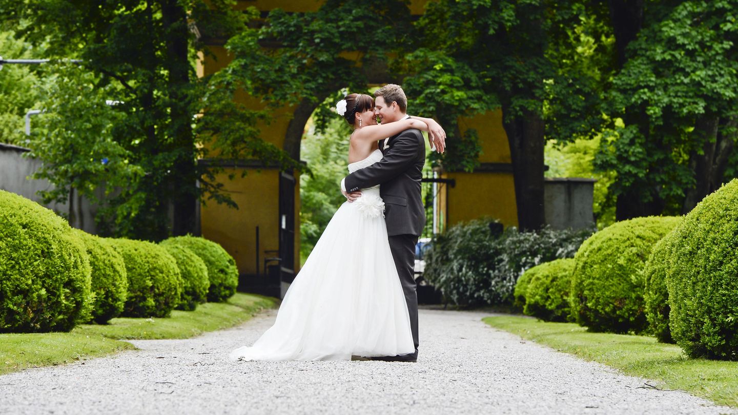 Braut trägt ganz ein ganz besonderes Brautkleid