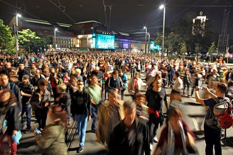 Eine Menschenmasse in Leipzig