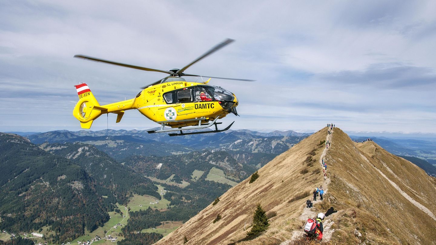 Österreich Alpenwanderung Bergrettung