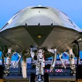 Auf die ursprünglich vorgesehene Bewaffnung wurde verzichtet.