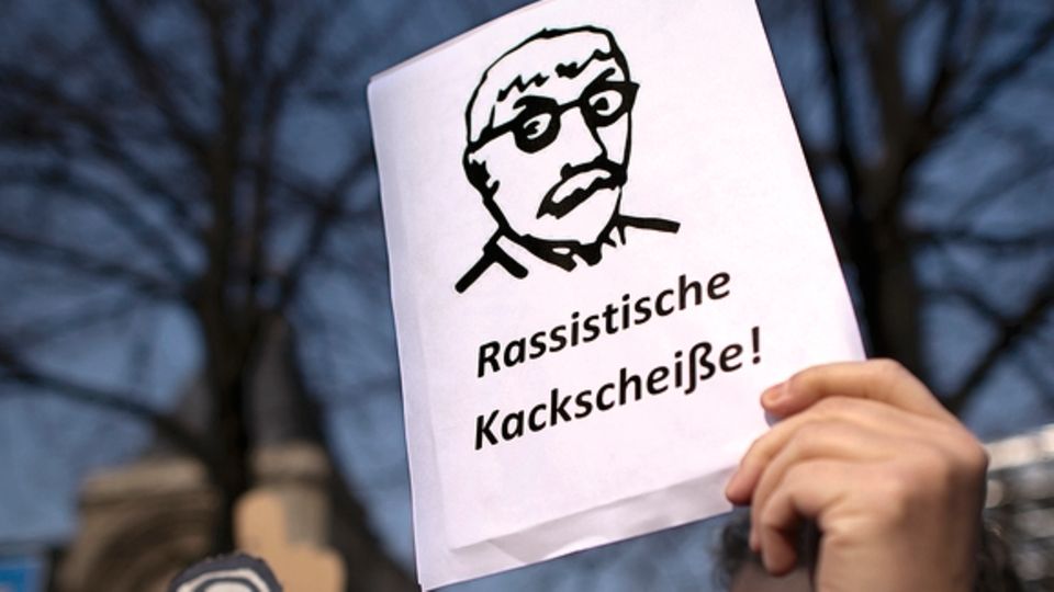 Verehrt oder verhasst: Längst ist Sarrazin eine Marke, er weiß genau, wie man provoziert. Für den Rentner Sarrazin das perfekte Geschäftsmodell