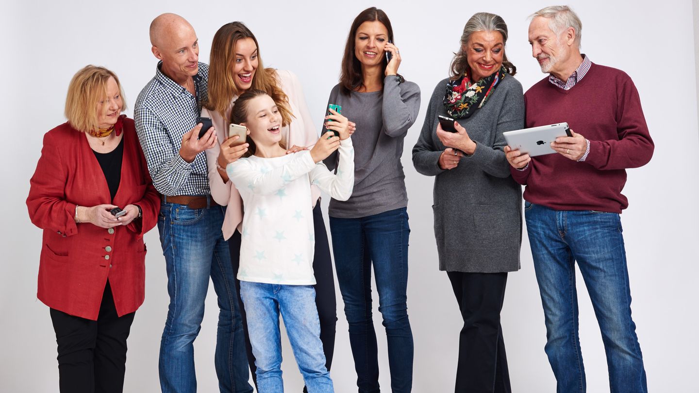 Ein kleiner Teil der Patchworkfamilie des Autors. Im Bild fehlen noch sieben weitere Familienmitglieder. Untereinander gibt es stets viel abzustimmen. Der Kalender am Kühlschrank reichte bald nicht mehr. Die Lösung: die digitale Familien-Administration. Schwieriger als erwartet.