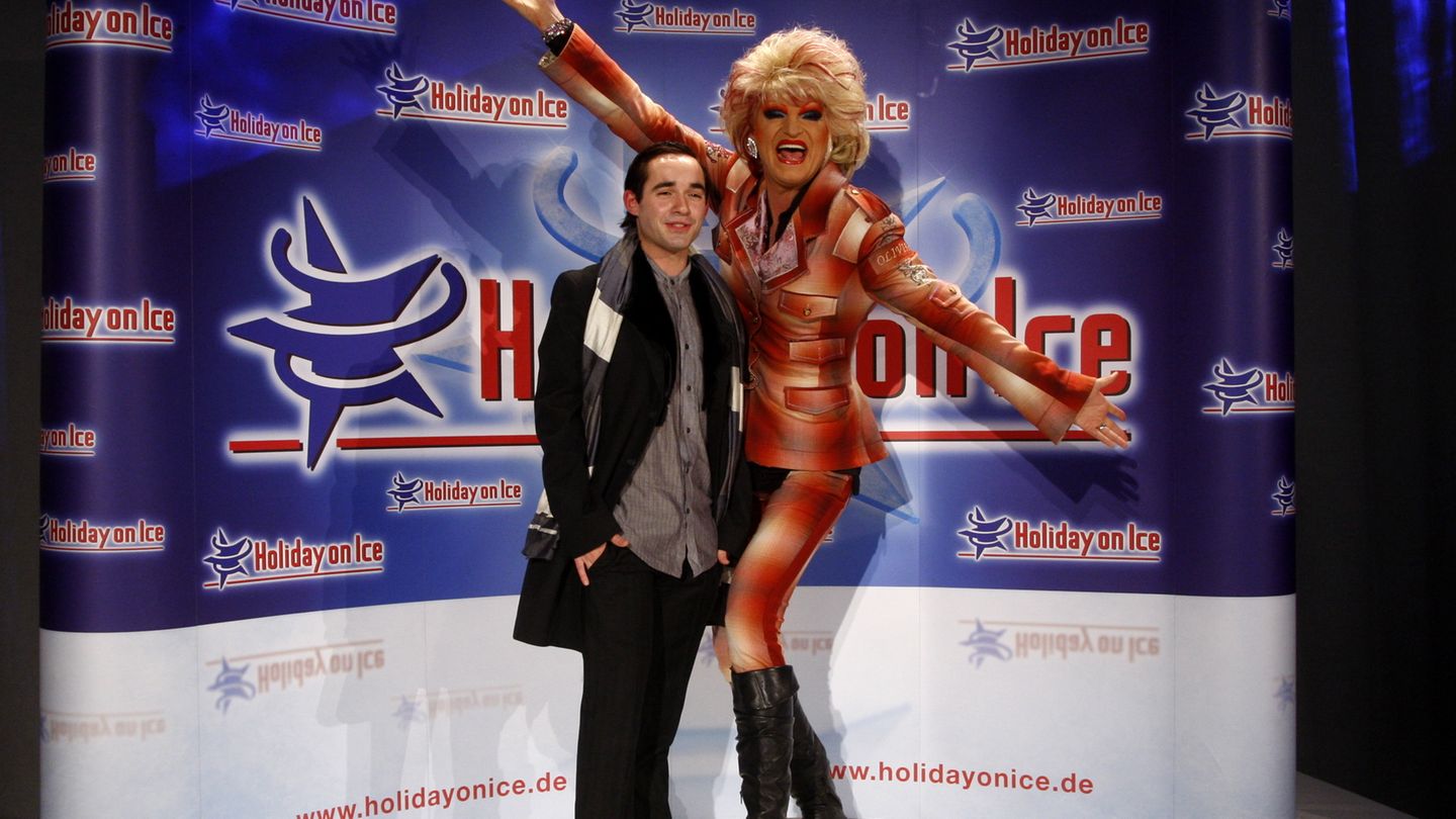 Küblböck ließ kaum eine Bühne aus - hier ist er gemeinsam mit Drag-Queen Olivia Jones bei der Premiere von "Holiday on Ice" im November 2011 zu sehen.