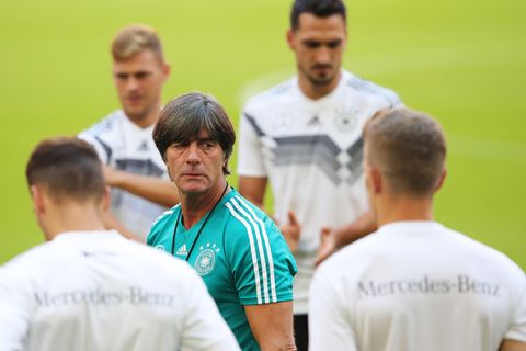 Joachim Löw beim Training der DFB-Elf