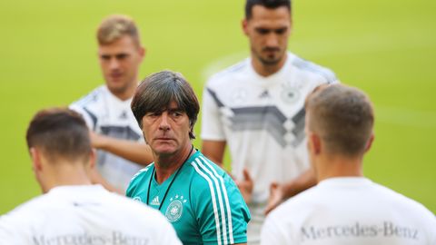 Joachim Löw beim Training der DFB-Elf