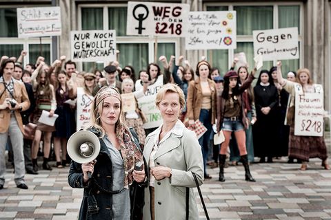 Alwara Höfels und Anna Schudt in dem TV-Film "Aufbruch in die Freiheit"