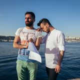 Vorbereitung: Als Wissam (l.) noch lebte, probt Hussein mit ihm seine Rede für den Mr Gay World Contest.