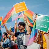 Trotz Verbots geht Hussein (r.) mit anderen Aktivisten in Istanbul auf die Straße