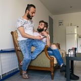 Neustart: In Marseille bekommt Hussein mit seinem Freund eine Wohnung