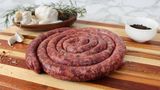 Gegrillt wird eigentlich immer, ob Steaks, Hähnchenschlegel oder Boerewors (siehe Bild) - eine lecker gewürzte Bratwurstrolle aus Rinder- und Hammelfleisch. Aber auch Exoten wie Straußen- oder Krokodilfleisch kommen mitunter auf den Rost.