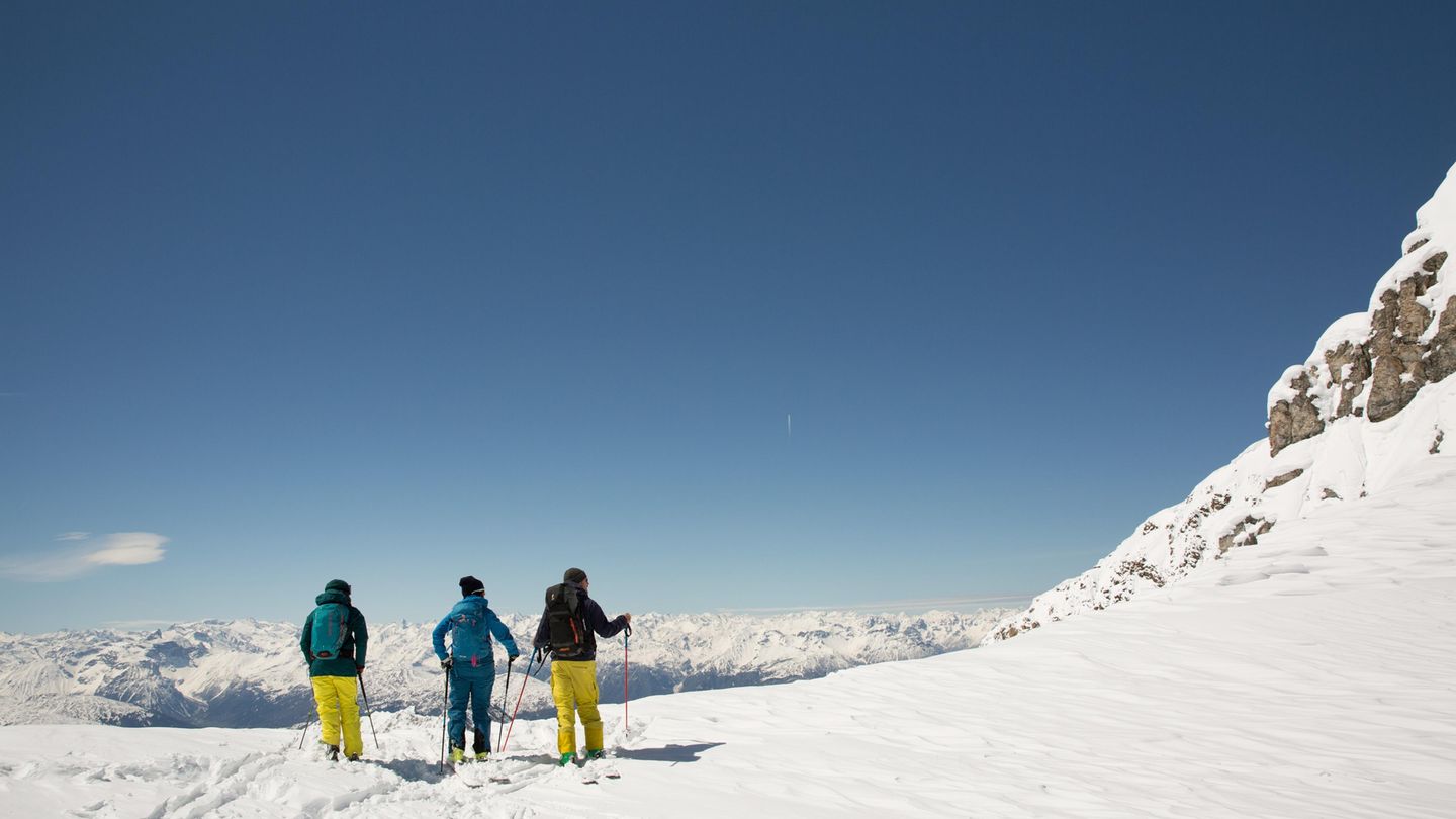 Skifahrer auf dem Hintertuxer Gletscher Skifahrer auf dem Hintertuxer Gletscher