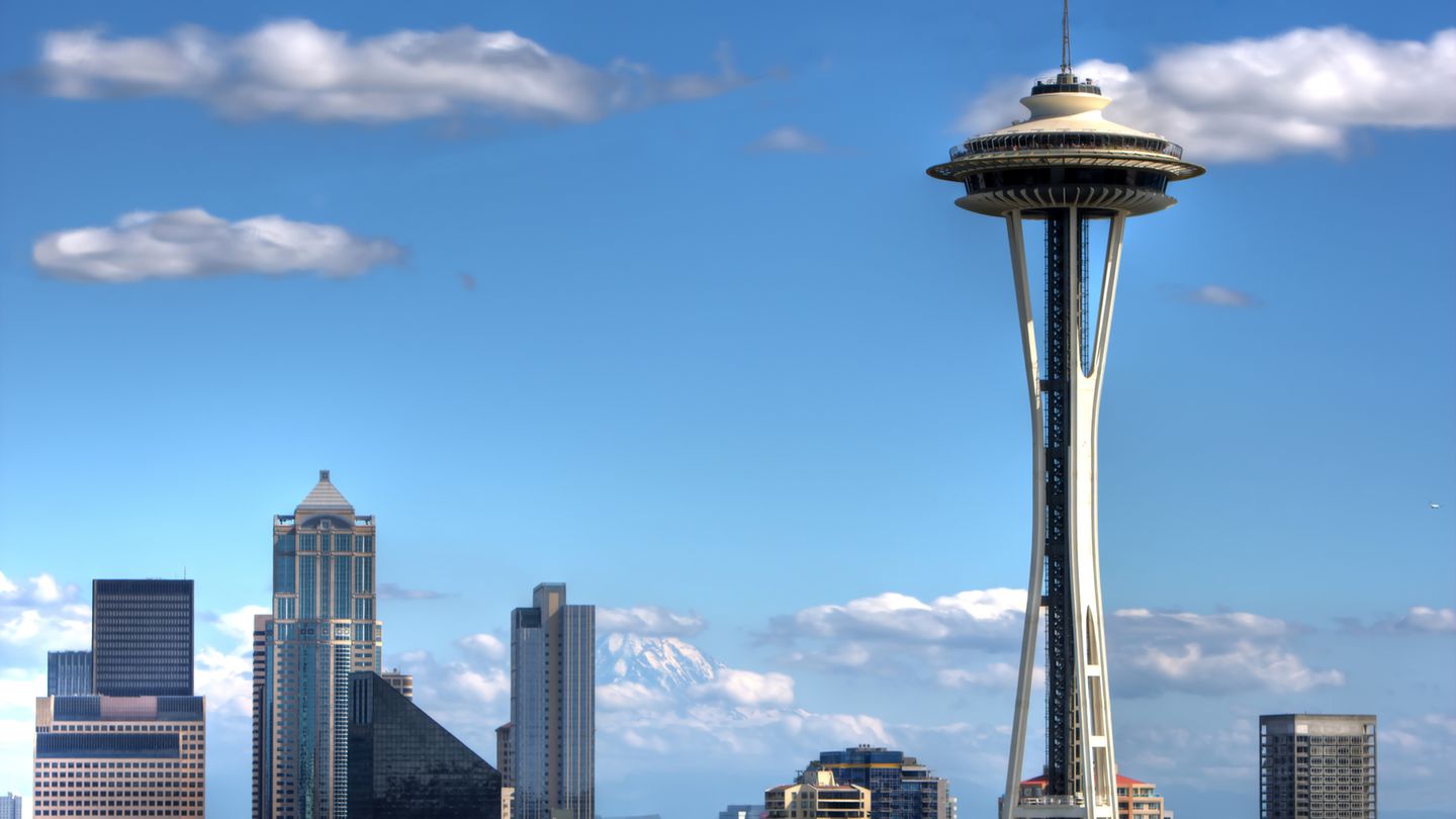 "Bauschmaus": Space Needle