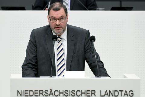 AfD beschwört "Endkampf um Demokratie" - Landtagspolitiker geben klares Kontra