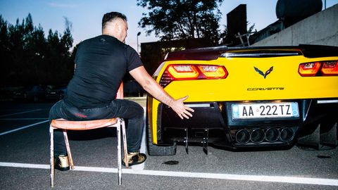 XhodiDaci mit seiner gelben Corvette