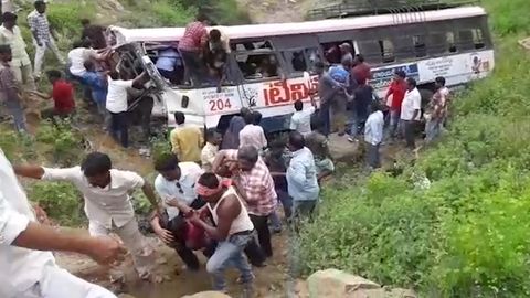 Bus-Unglück in Indien - der Bus