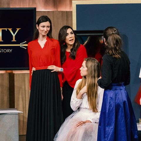 Judith Williams ist vom Zippverschlusssystem des Modelabels Trinity nicht überzeugt