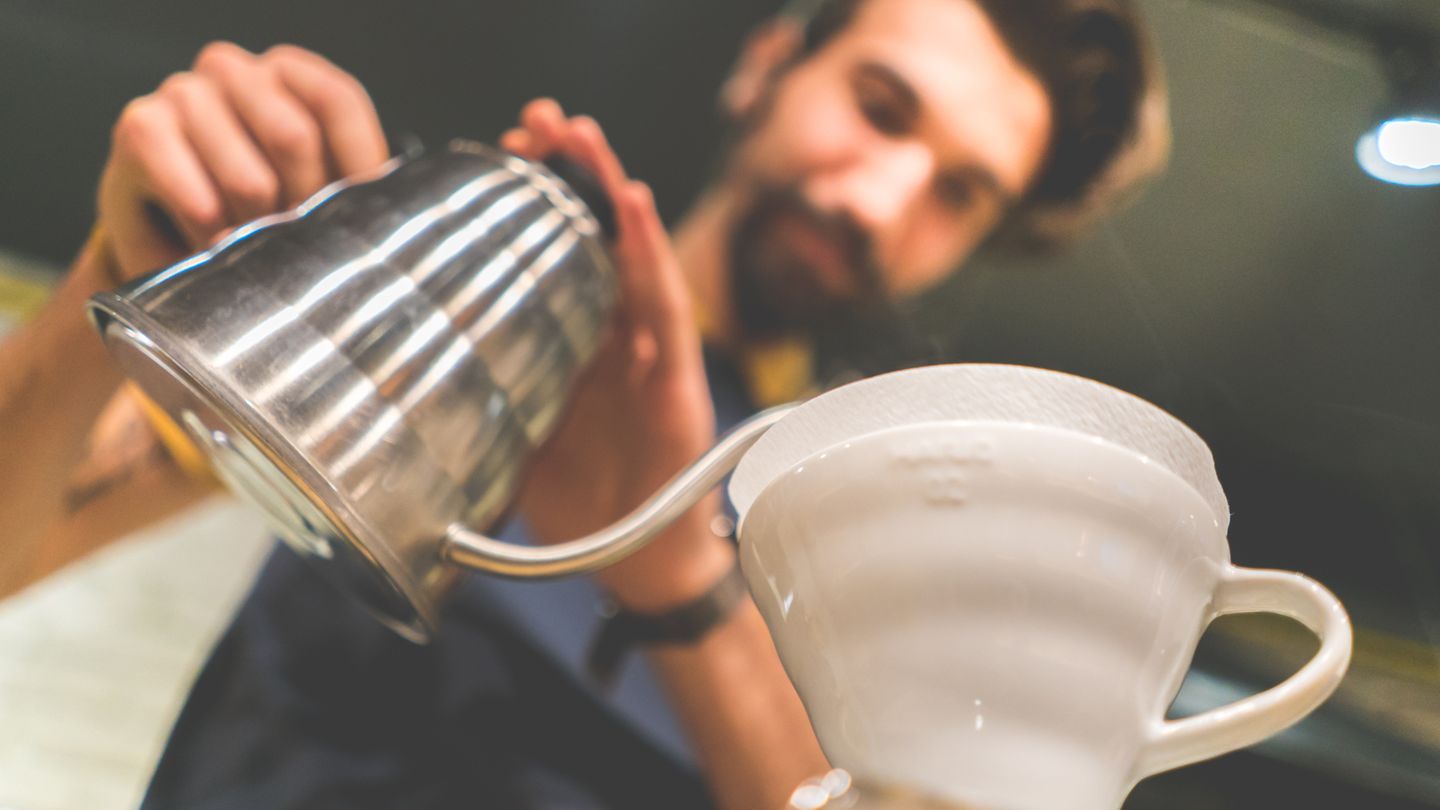 Kaffeekochen einfach aber genial: mit dem Porzelanfilter