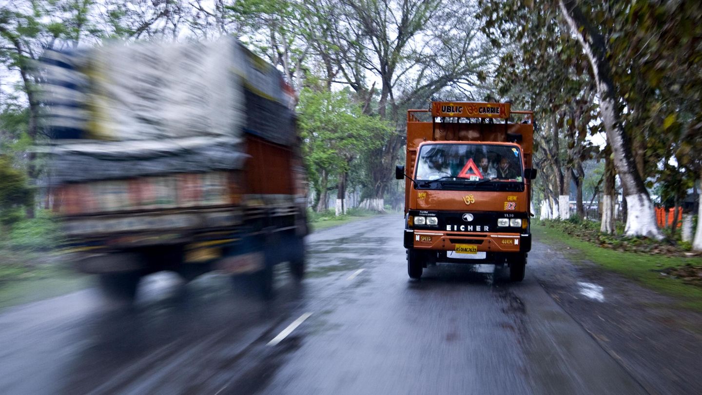 Lastwagen in Indien: 33 Truckfahrer soll ein Mann umgebracht haben (Symbolbild)