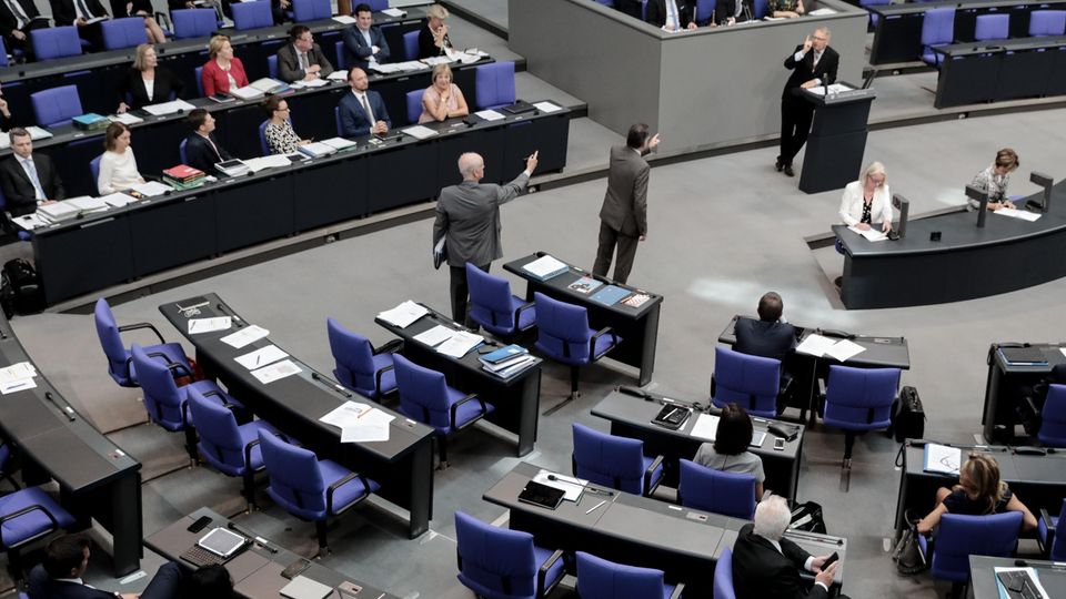 Während Rede von Johannes Kahrs - AfD verlässt Plenarsaal