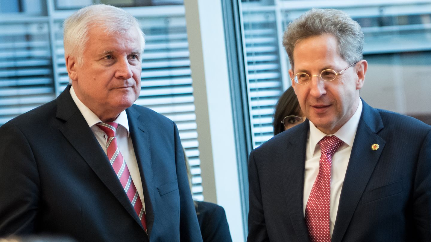 Der Innenminister lobte die Arbeit Maaßens als Chef des Bundesamtes für Verfassungsschutz