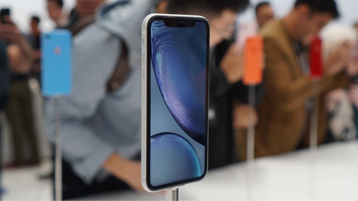 Keynote: Auch das günstigste neue iPhone, das iPhone XR, kommt jetzt im Look des letztjährigen Spitzenmodells daher...