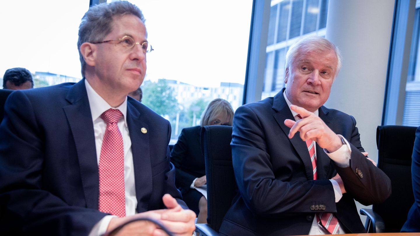 Hans-Georg Maaßen (l.) und Horst Seehofer in der Sondersitzung des Innenausschusses im Deutschen Bundestags