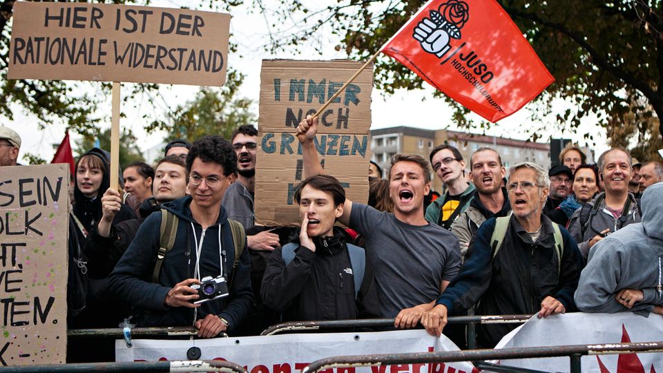 Chemnitz: Gegner der Rechten in der Chemnitzer Innenstadt Gegner der Rechten in der Chemnitzer Innenstadt