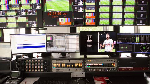 In der DAZN-Zentrale werden bis zu 44 Sport-Ereignisse gleichzeitig live übertragen