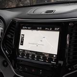 Das UConnect-System erledigt seinen Infotainment-Job gut