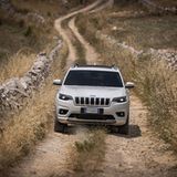 Im Gelände ist der Jeep Cherokee in seinem Element