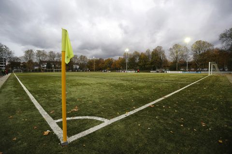 Ein Fußballplatz in Duisburg, wie es zehntausende in Deutschland gibt