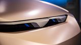 BMW iNext 2021 - schmale LED-Augen