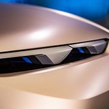 BMW iNext 2021 - schmale LED-Augen