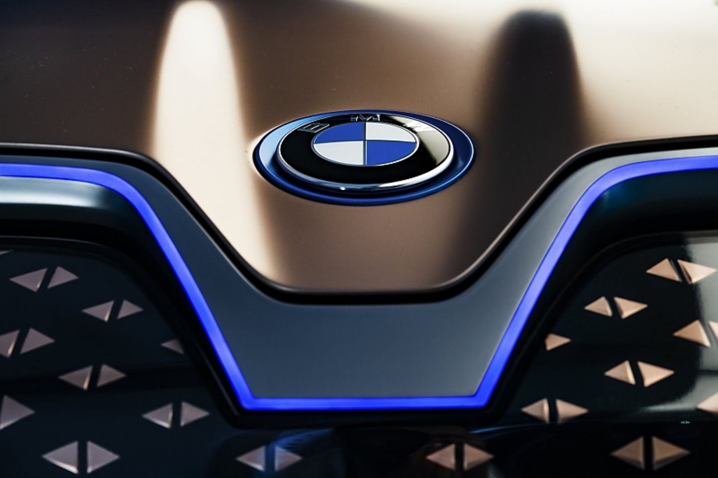 BMW iNext 2021