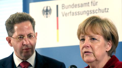 Kanzlerin Merkel glaubt, dass die Koalition wegen Maaßen nicht zerbrechen wird
