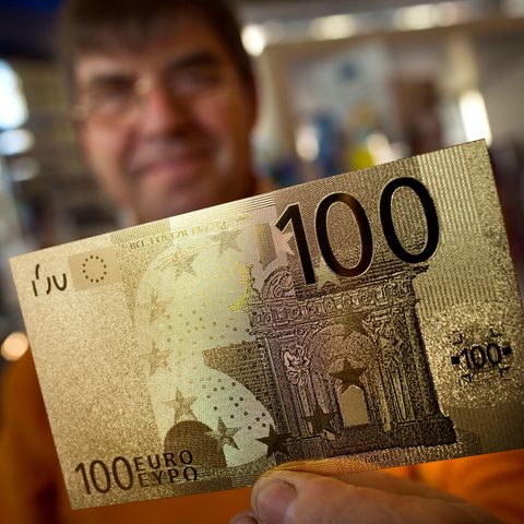 EZB präsentiert neue 100- und 200-Euro-Scheine
