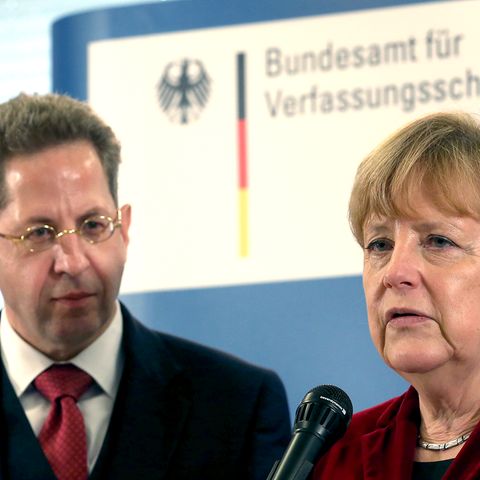 Angela Merkel rückt von Verfassungsschutz-Chef Hans-Georg Maaßen ab