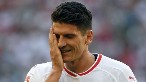Mario Gomez vom VfB Stuttgart gefällt die Entwicklung auf dem Fußball-TV-Markt nicht