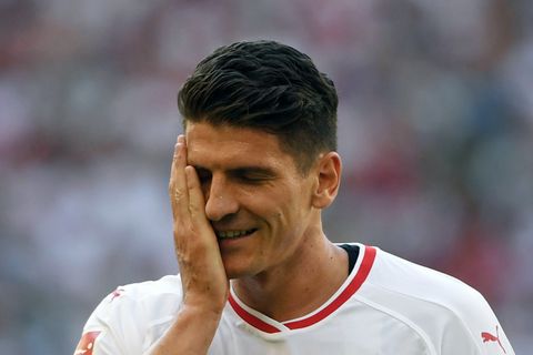 Mario Gomez vom VfB Stuttgart gefällt die Entwicklung auf dem Fußball-TV-Markt nicht