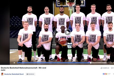 Die Deutschen Basketball-Nationalmannschaft versammelt sich unter dem Motto „#wirsindmehr“