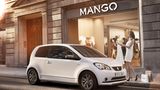 Seat Mii  Wenn es ein wirklich kleiner Wagen sein soll, können Sie sich den Seat Mii ansehen. Er ist weitgehend baugleich mit den VW up und Skoda Citigo – aber gebraucht billiger. Den schickeren VW up gibt es weit häufiger, er ist aber auch gebraucht spürbar teurer. Seat Mii bietet Platz für zwei Personen mit Gepäck. Mit nur 3,56 Metern Länge lässt sich der Winzling leicht manövrieren. Der Parkplatzstress ist deutlich geringer als bei einem ausgewachsenen Auto.  Brauchbare Gebrauchte gibt es ab etwa 4000 Euro. Vorteil: Sie sind nicht uralt. Achten Sie auf den Tachostand. Manche Fahrzeuge haben wenig Kilometer auf der Uhr, aber ein Kleinstwagen, der im Einsatz eines Pflege- oder Lieferdienstes 150.000 Kilometer gelaufen hat, hat seine besten Tage lange hinter sich.  Preisbeispiel: Seat Mii Style – 60 PS – Erstzulassung 04/2013 – Kilometerstand: 82.400 - Preis: 4200 Euro