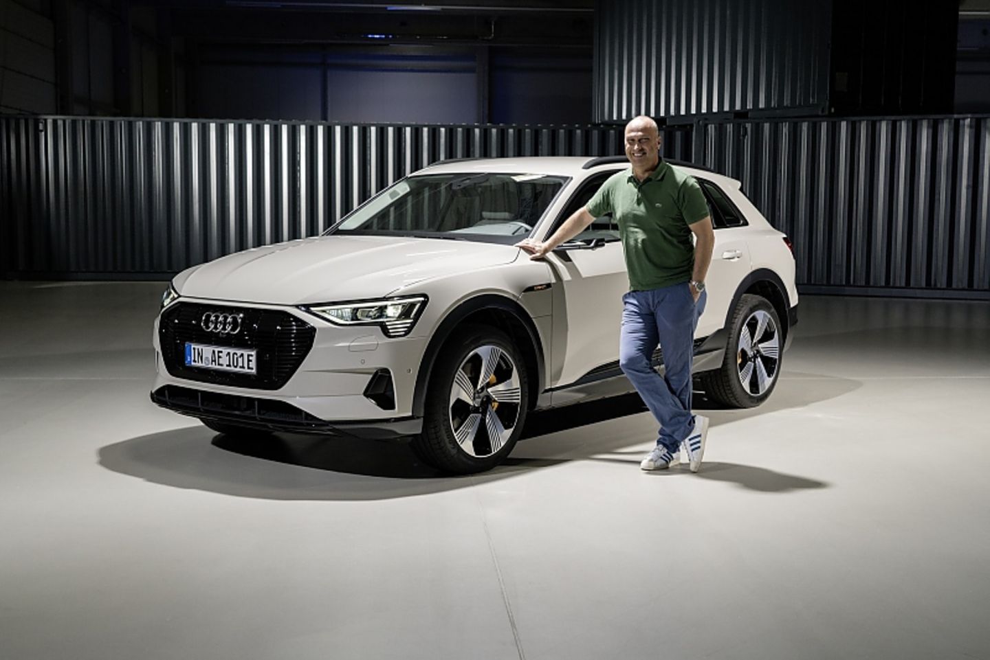 Der Audi e-tron ist 1.62 Meter hoch